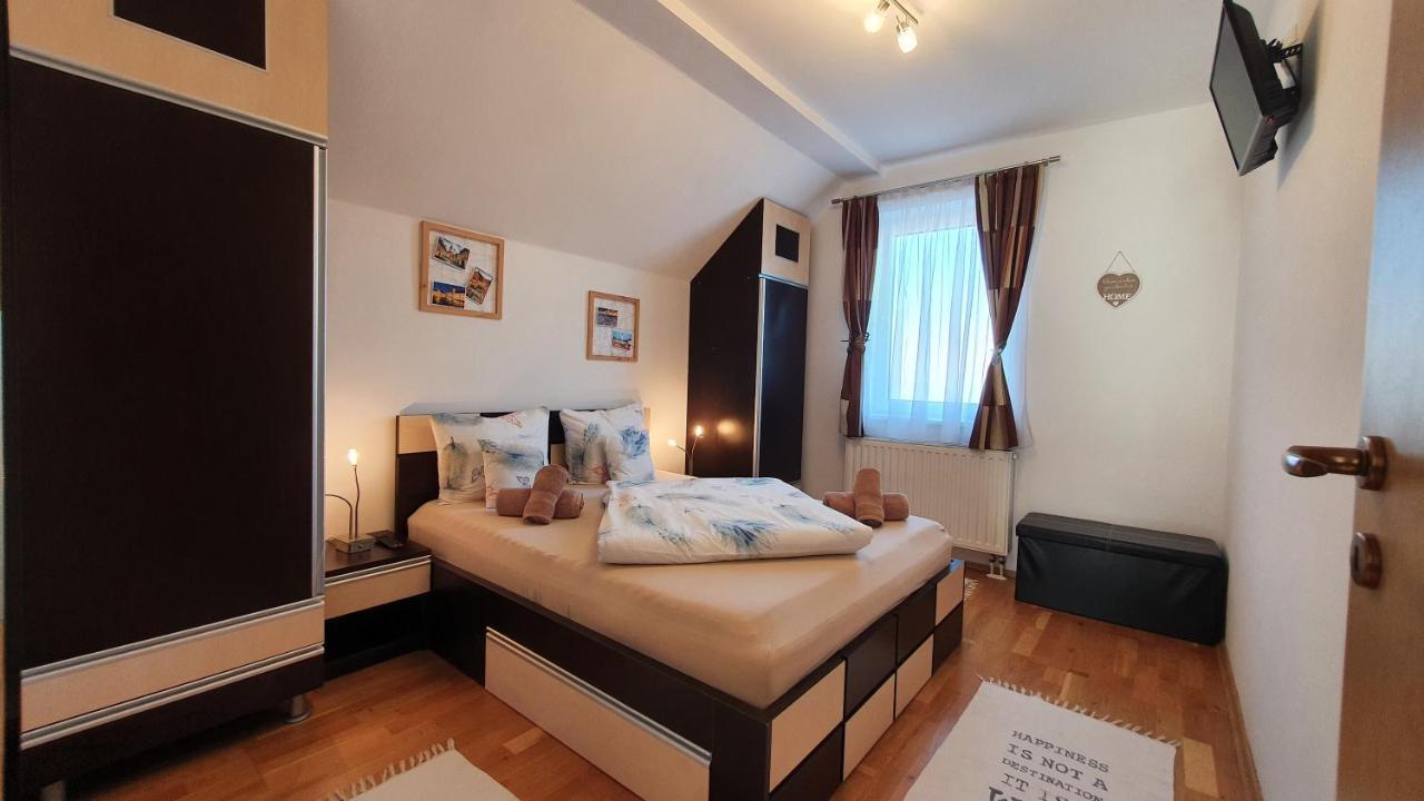 Smiley Apartment Sibiu Exterior foto