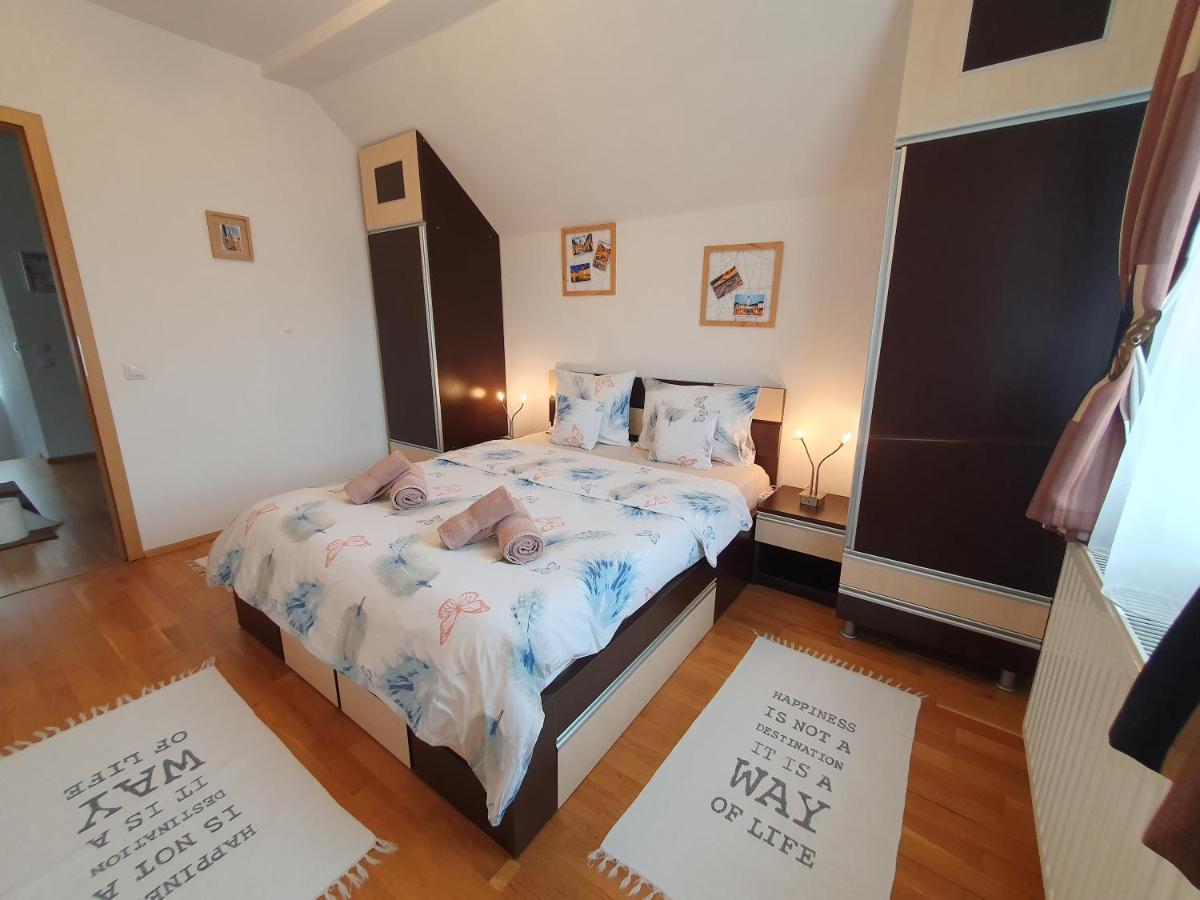 Smiley Apartment Sibiu Exterior foto