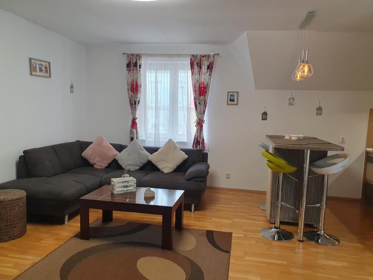 Smiley Apartment Sibiu Exterior foto